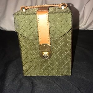 Traveling box for jewlry